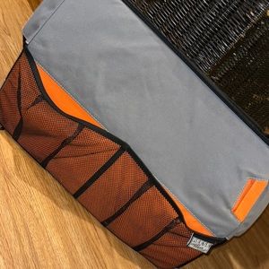 🐶 💼 • REESE CARRY POWER x Pet vibes• 🐶💼